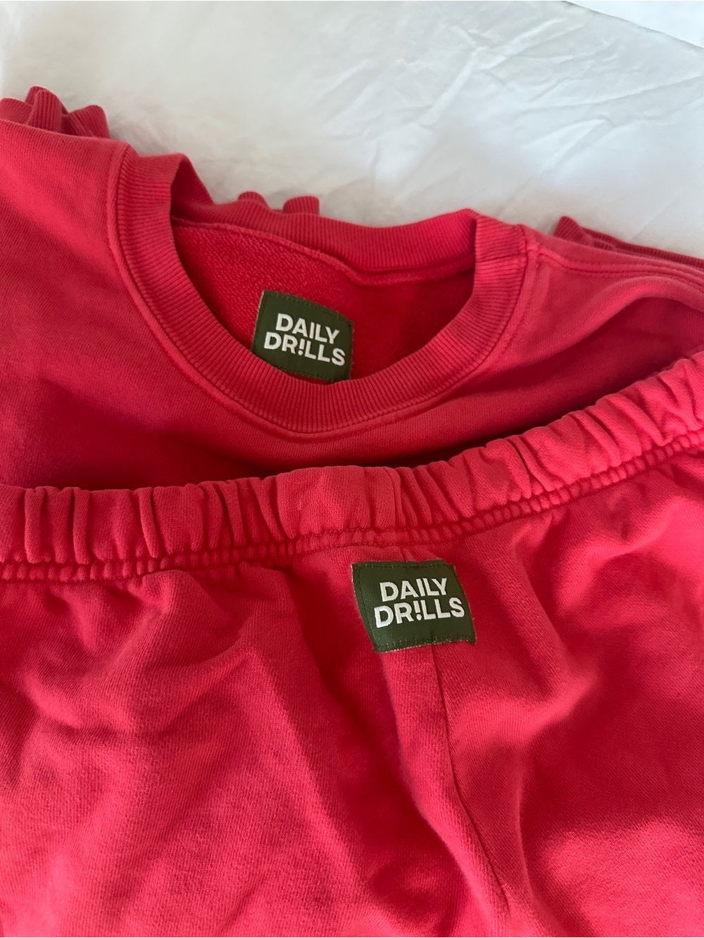 Daily Drills Sweatshirt & Sweatpants Set in Heart (XS/S)